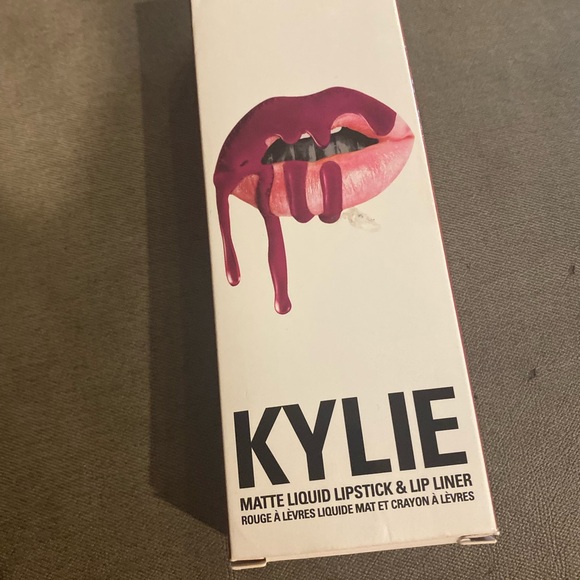 Kylie cosmetics lip kit in the shade Posie K - Picture 5 of 8